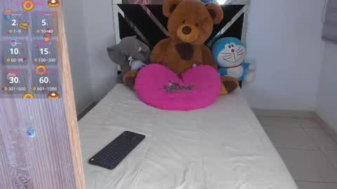 Snapshot of catalina_smith__ chatting on September 17, 11:17 pm Catalina online show from September 17, 11:17 pm