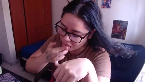 Snapshot of catalinaa_lovee chatting on September 25, 6:44 pm catalinaa_lovee online show from September 25, 6:44 pm