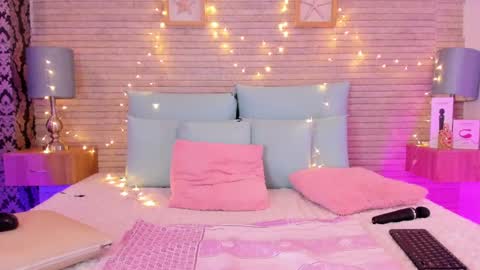 CatalinnaThompson online show from December 27, 3:04 pm