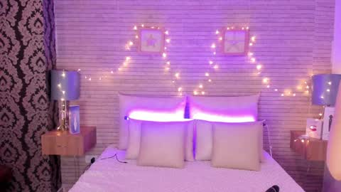 CatalinnaThompson online show from January 29, 12:02 pm