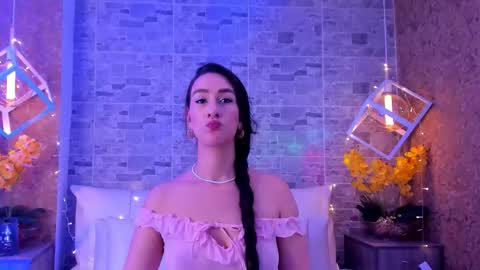 CatalinnaThompson online show from December 2, 11:48 am