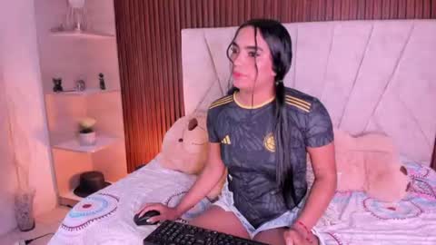 catalleya_f online show from July 3, 8:37 pm