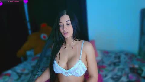 Snapshot of caterina_baker chatting on November 20, 6:24 am Cat online show from November 20, 6:24 am