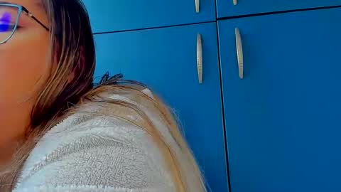 Kat online show from January 9, 1:56 pm