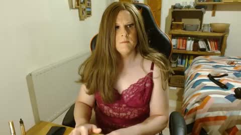 Snapshot of catherine76x chatting on December 7, 7:43 pm Catherinecuddles online show from December 7, 7:43 pm