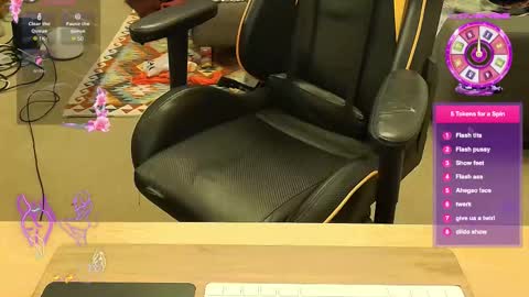 Snapshot of catherine76x chatting on December 20, 1:29 pm Catherinecuddles online show from December 20, 1:29 pm