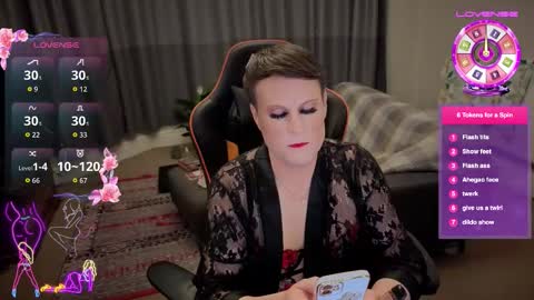 Snapshot of catherine76x chatting on February 15, 7:10 pm Catherinecuddles online show from February 15, 7:10 pm