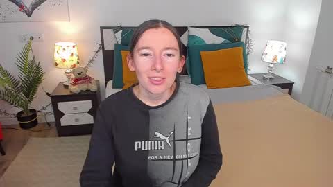 Snapshot of catherinewalls chatting on December 15, 4:29 am Catrin online show from December 15, 4:29 am