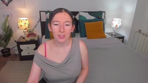 Snapshot of catherinewalls chatting on December 16, 3:40 am Catrin online show from December 16, 3:40 am