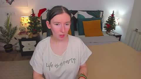 Snapshot of catherinewalls chatting on January 6, 2:15 am Catrin online show from January 6, 2:15 am