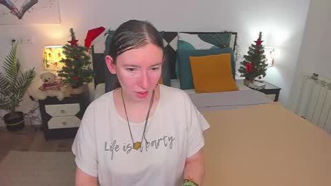 Snapshot of catherinewalls chatting on January 7, 2:20 am Catrin online show from January 7, 2:20 am