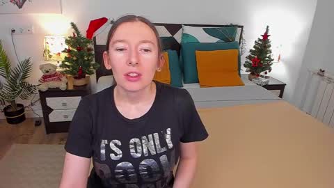 Snapshot of catherinewalls chatting on February 2, 2:06 am Catrin online show from February 2, 2:06 am