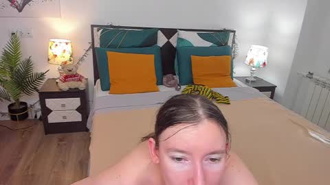 Snapshot of catherinewalls chatting on February 17, 11:13 am Catrin online show from February 17, 11:13 am