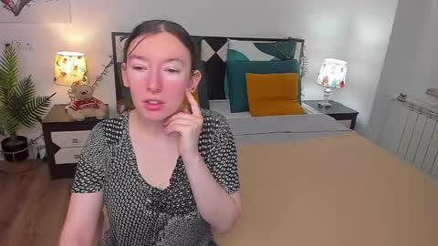 Snapshot of catherinewalls chatting on February 18, 4:26 am Catrin online show from February 18, 4:26 am