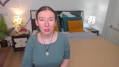 Snapshot of catherinewalls chatting on February 25, 2:36 am Catrin online show from February 25, 2:36 am