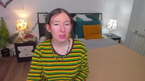 Snapshot of catherinewalls chatting on February 28, 4:32 am Catrin online show from February 28, 4:32 am