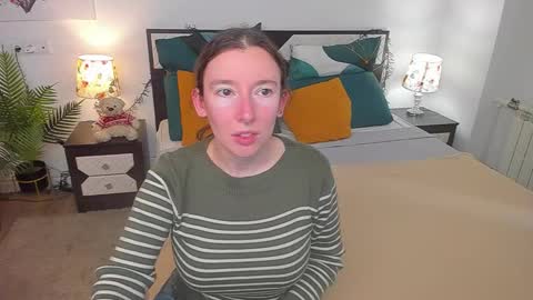 Snapshot of catherinewalls chatting on September 11, 6:35 am Catrin online show from September 11, 6:35 am