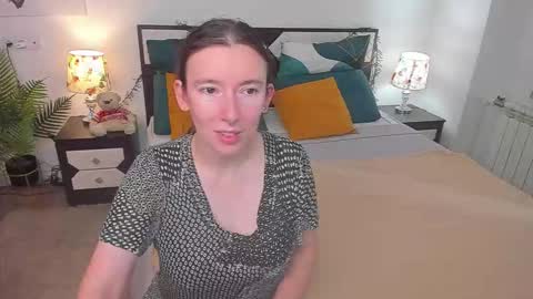 Snapshot of catherinewalls chatting on September 12, 6:46 am Catrin online show from September 12, 6:46 am