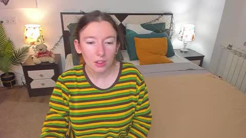 Snapshot of catherinewalls chatting on October 7, 3:58 am Catrin online show from October 7, 3:58 am