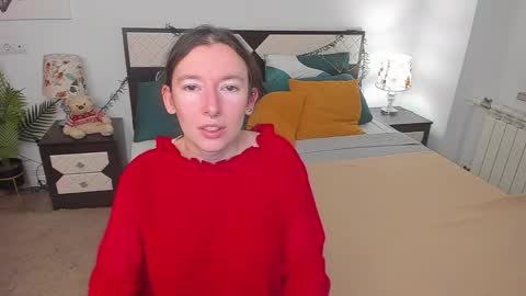 Snapshot of catherinewalls chatting on October 13, 6:24 am Catrin online show from October 13, 6:24 am