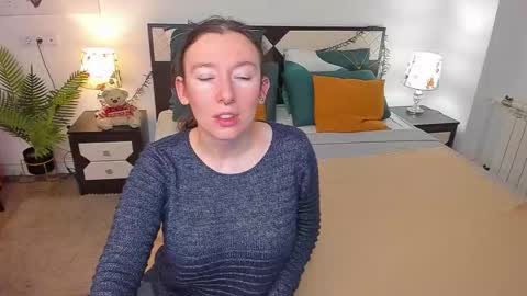 Snapshot of catherinewalls chatting on October 21, 3:40 am Catrin online show from October 21, 3:40 am