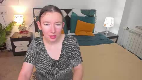 Snapshot of catherinewalls chatting on November 11, 2:22 am Catrin online show from November 11, 2:22 am