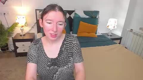 Snapshot of catherinewalls chatting on November 12, 7:31 am Catrin online show from November 12, 7:31 am