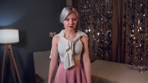 Mia online show from February 18, 11:17 am