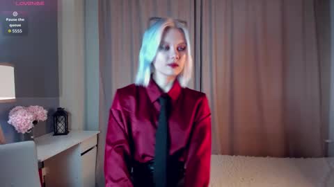 Mia online show from March 13, 11:06 am