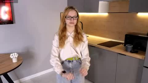 Katiee online show from April 29, 7:34 am