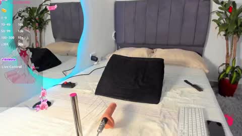 Snapshot of catia_colushi chatting on September 25, 8:01 pm Valeria online show from September 25, 8:01 pm