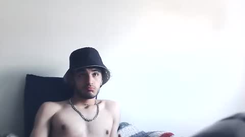 Snapshot of catt066 chatting on December 26, 3:31 pm Gato2055 online show from December 26, 3:31 pm