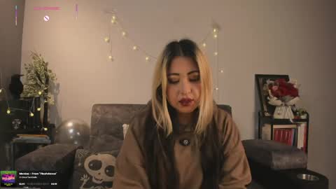 Snapshot of cattaleya_ravenwood chatting on May 9, 12:21 pm Cattaleya Ravenwood online show from May 9, 12:21 pm