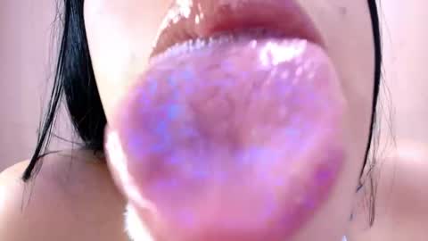 Snapshot of catte_jensen chatting on May 6, 5:25 am Cattleya online show from May 6, 5:25 am
