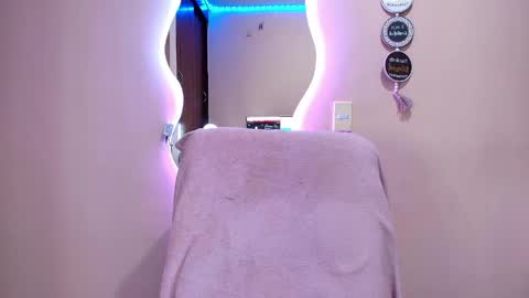 Snapshot of catte_jensen chatting on May 19, 5:47 am Cattleya online show from May 19, 5:47 am