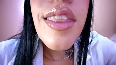 Snapshot of catte_jensen chatting on June 7, 4:38 am Cattleya online show from June 7, 4:38 am