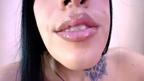 Snapshot of catte_jensen chatting on June 17, 4:04 am Cattleya online show from June 17, 4:04 am