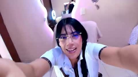 Snapshot of catte_jensen chatting on July 4, 3:24 am Cattleya online show from July 4, 3:24 am
