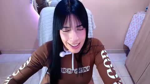 Snapshot of catte_jensen chatting on July 19, 5:11 am Cattleya online show from July 19, 5:11 am