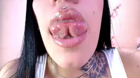Snapshot of catte_jensen chatting on August 1, 6:12 am Cattleya online show from August 1, 6:12 am
