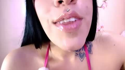 Snapshot of catte_jensen chatting on August 5, 5:32 am Cattleya online show from August 5, 5:32 am