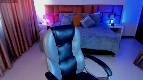 Snapshot of catti_brie_ chatting on October 23, 11:53 am catti_brie_ online show from October 23, 11:53 am