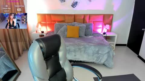 Snapshot of catti_brie_ chatting on October 30, 11:55 am catti_brie_ online show from October 30, 11:55 am