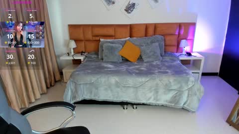 Snapshot of catti_brie_ chatting on October 31, 11:44 am catti_brie_ online show from October 31, 11:44 am