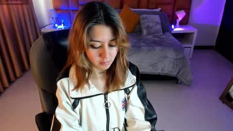 Snapshot of catti_brie_ chatting on November 10, 11:53 am catti_brie_ online show from November 10, 11:53 am