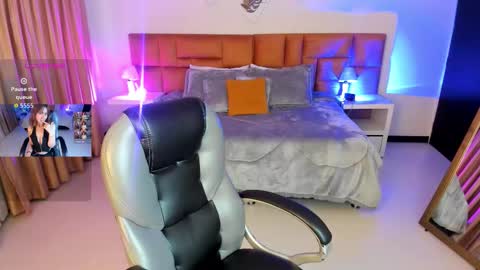 Snapshot of catti_brie_ chatting on November 15, 11:40 am catti_brie_ online show from November 15, 11:40 am