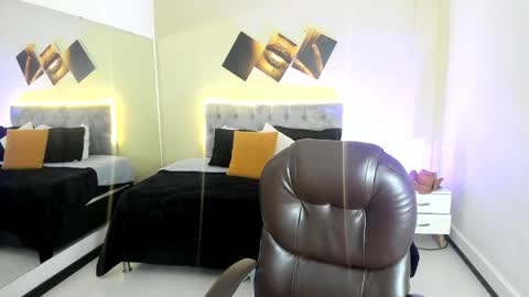 Snapshot of catti_brie_ chatting on November 26, 12:06 pm catti_brie_ online show from November 26, 12:06 pm