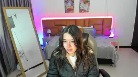Snapshot of catti_brie_ chatting on April 17, 11:24 am catti_brie_ online show from April 17, 11:24 am