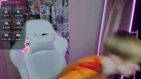 cattie_w_ online show from November 19, 1:38 am