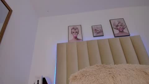 catvalentinee_ online show from October 31, 9:43 am